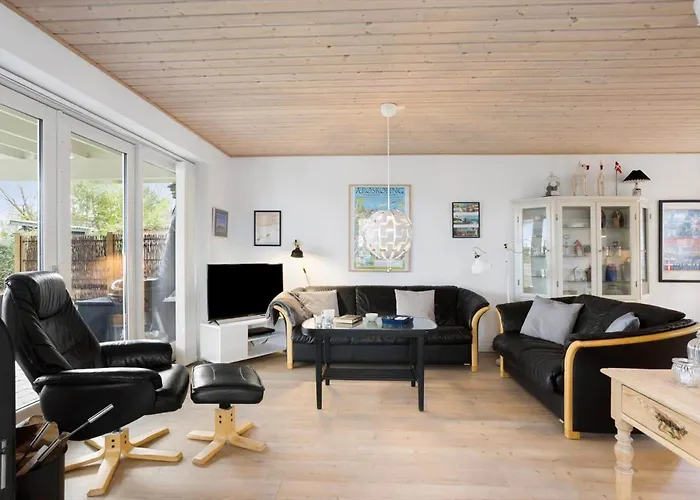 Ae285-aeroskobing-hanses-ager-4 * Эрёскёбинг