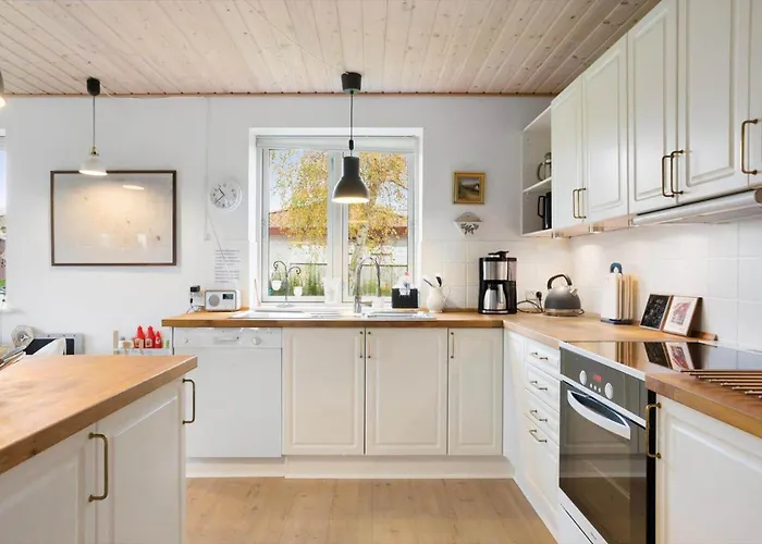 Ae285-aeroskobing-hanses-ager-4 * Эрёскёбинг